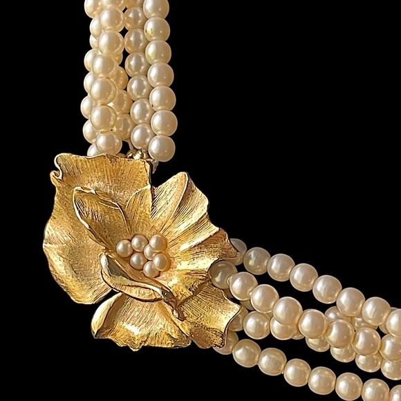 Vintage Crown Trifari Multi Strand Faux Pearl Gold Flower Clasp Necklace 1960s - Picture 10 of 10